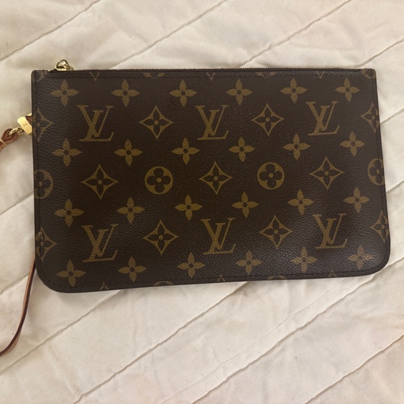 louis vuitton - Picture 1 of 5